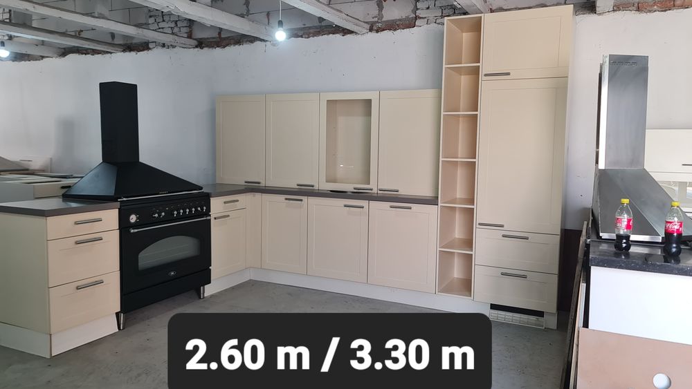 Mobila de lemn masiv cu electrocasnice incluse si blat nou
