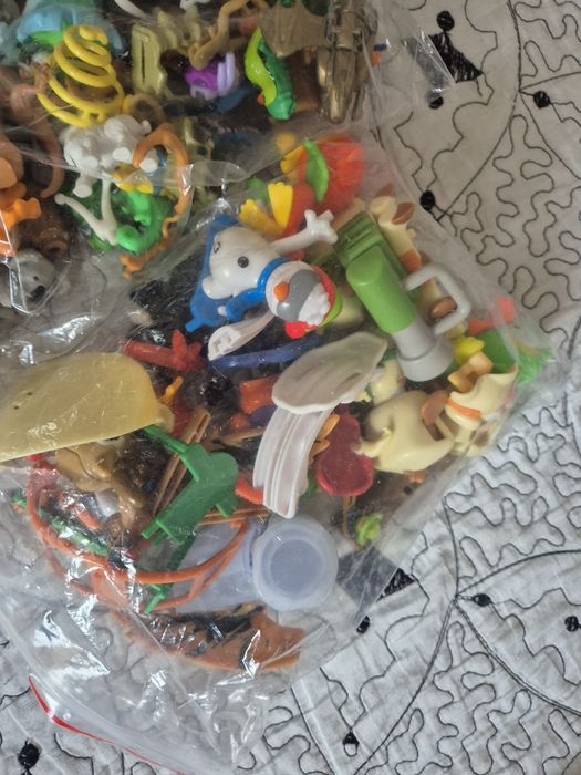 Kinder surprise mici si maxi - 2 pungi ramase