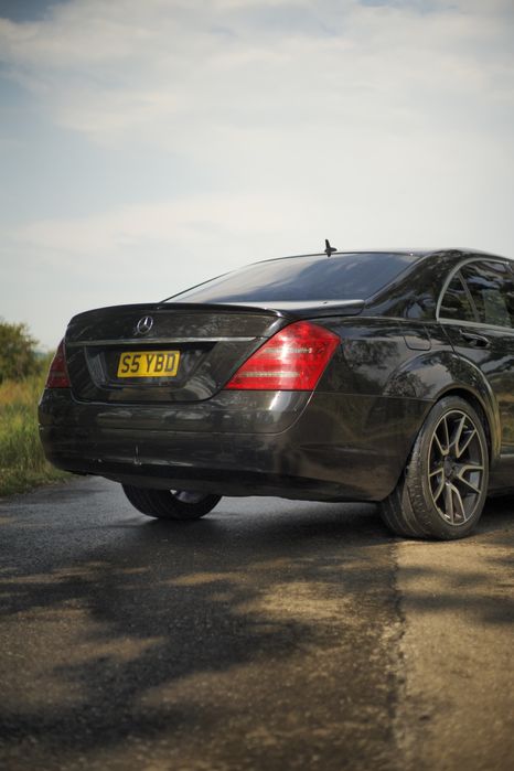 Bara spate neagra Mercedes S W221 usa far stop coarne turbo parbriz ac