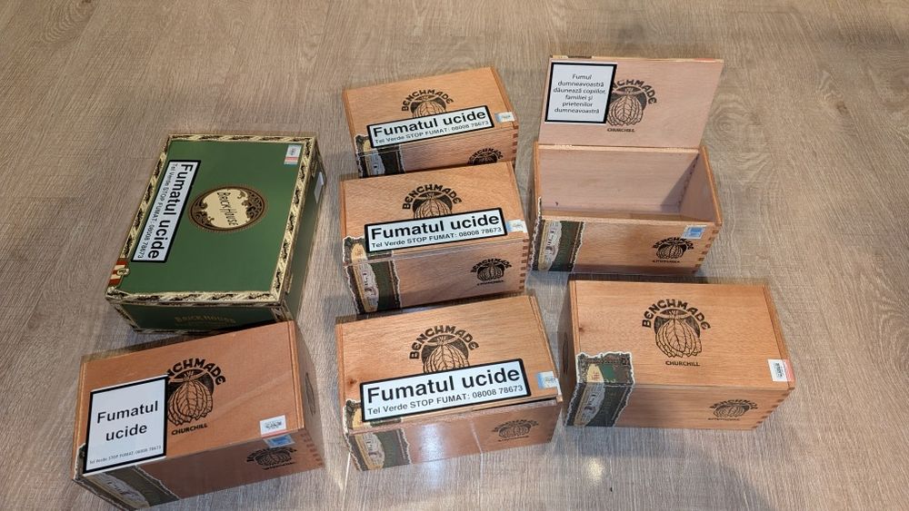 Vând cutii trabucuri