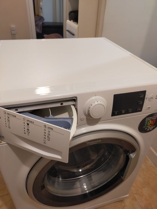 Автоматична пералня Hotpoint Ariston