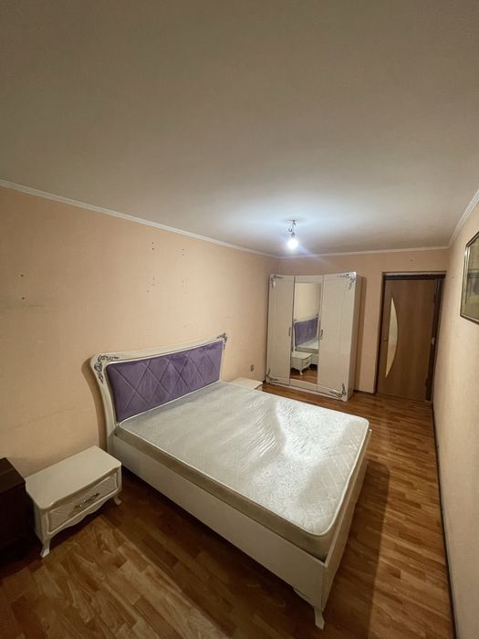 Продам спальный гарнитур