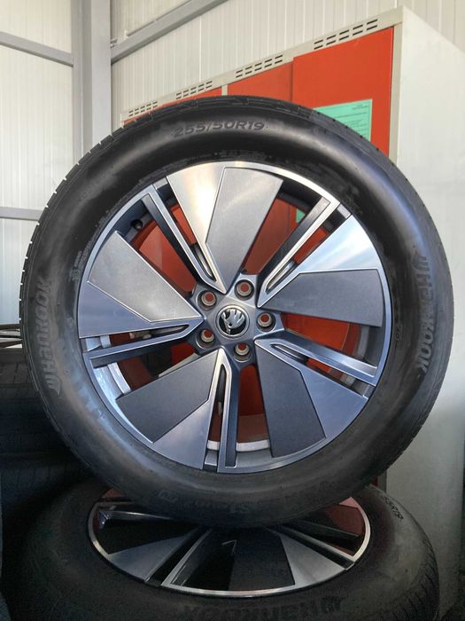 Jante Noi Skoda Enayq Anvelope vara Hankook 235 55 19