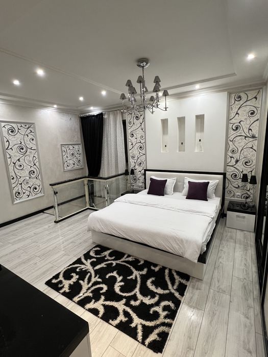 Метро айбек. Люкс квартира посуточно в центре. Только гостьям столицы.