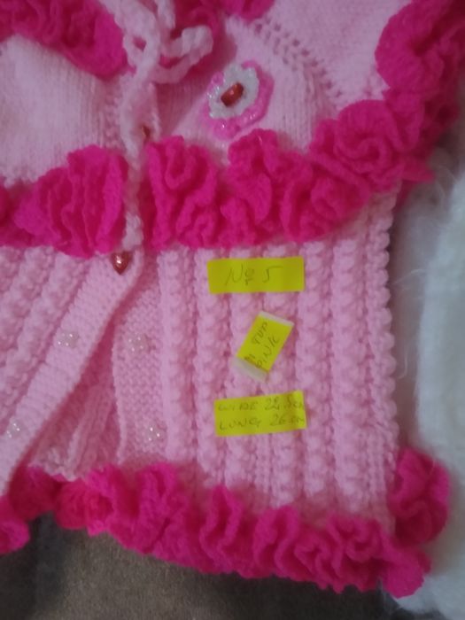 Ръчно плетени бебешки дрешки