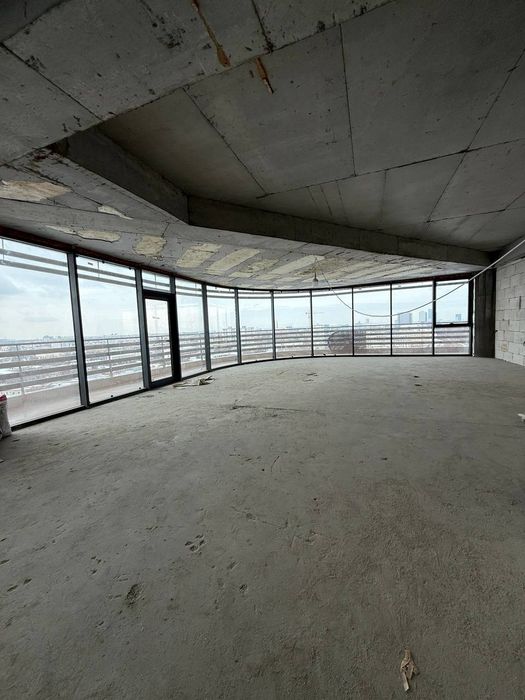 Сдаётся помещение под офис или ресторан в бизнес центре Zarafshon City