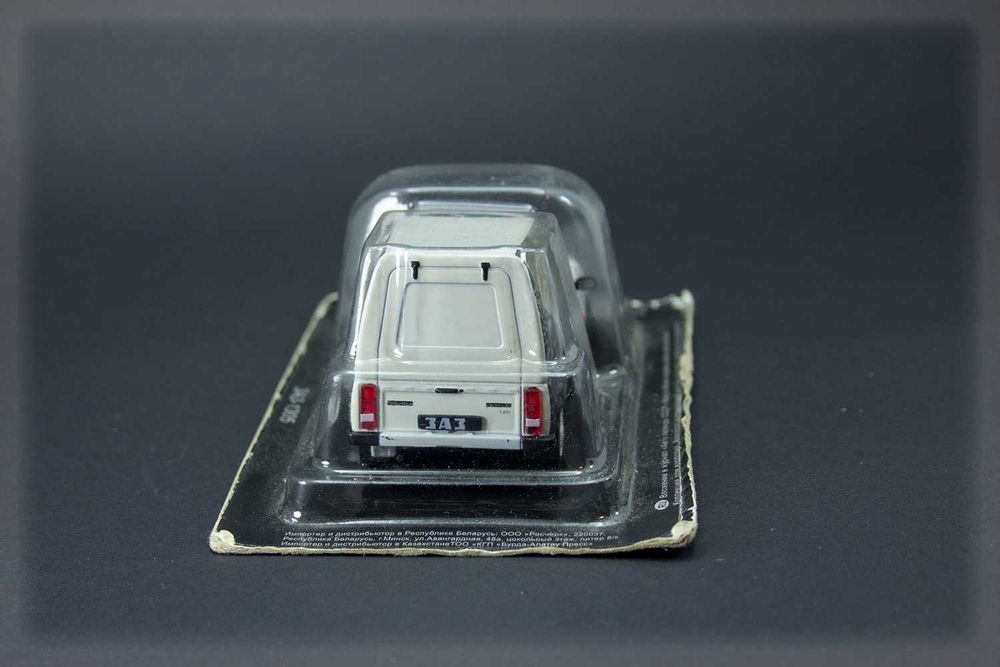 Игрушечный автомобиль ЗАЗ "Таврия" 1305 - Уличное кофе. масштаб 1:43.