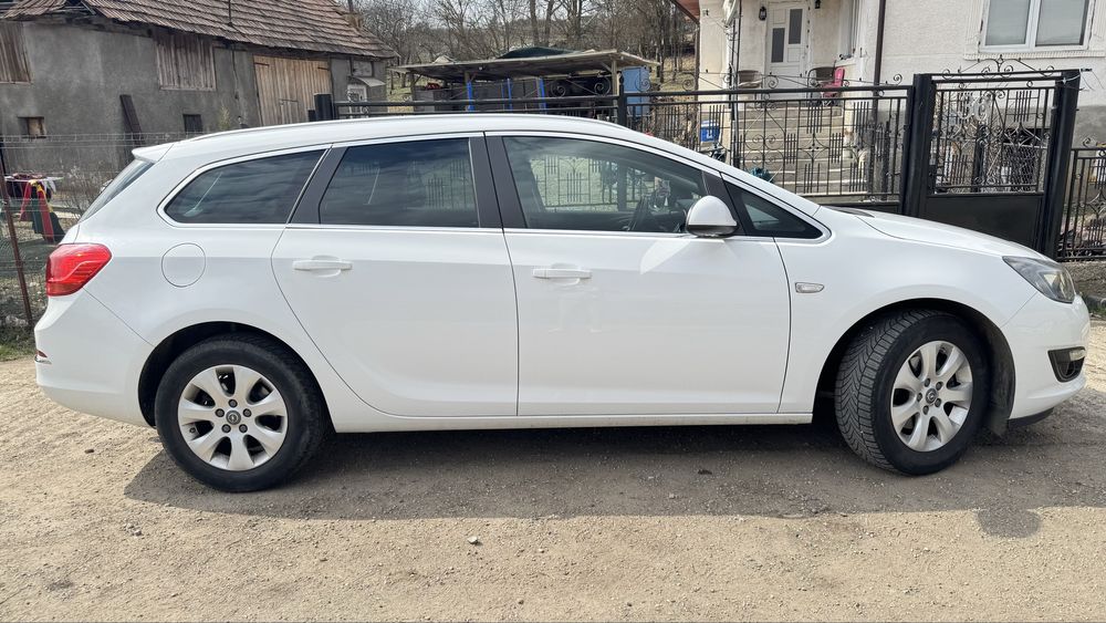 Opel Astra J 2015 , 1.6 Diesel , Impecabila Masina