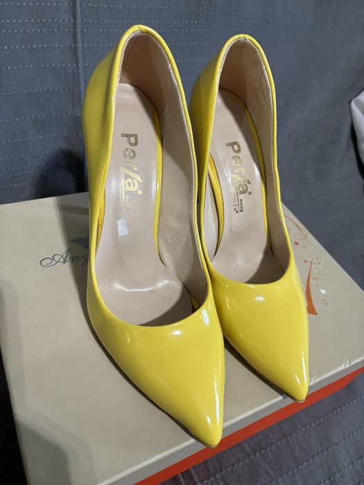 Pantofi stiletto marime 38