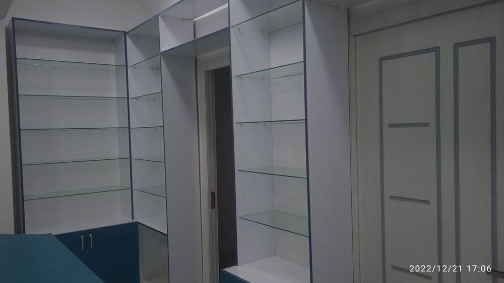 Polka vitrina stekaj mebel