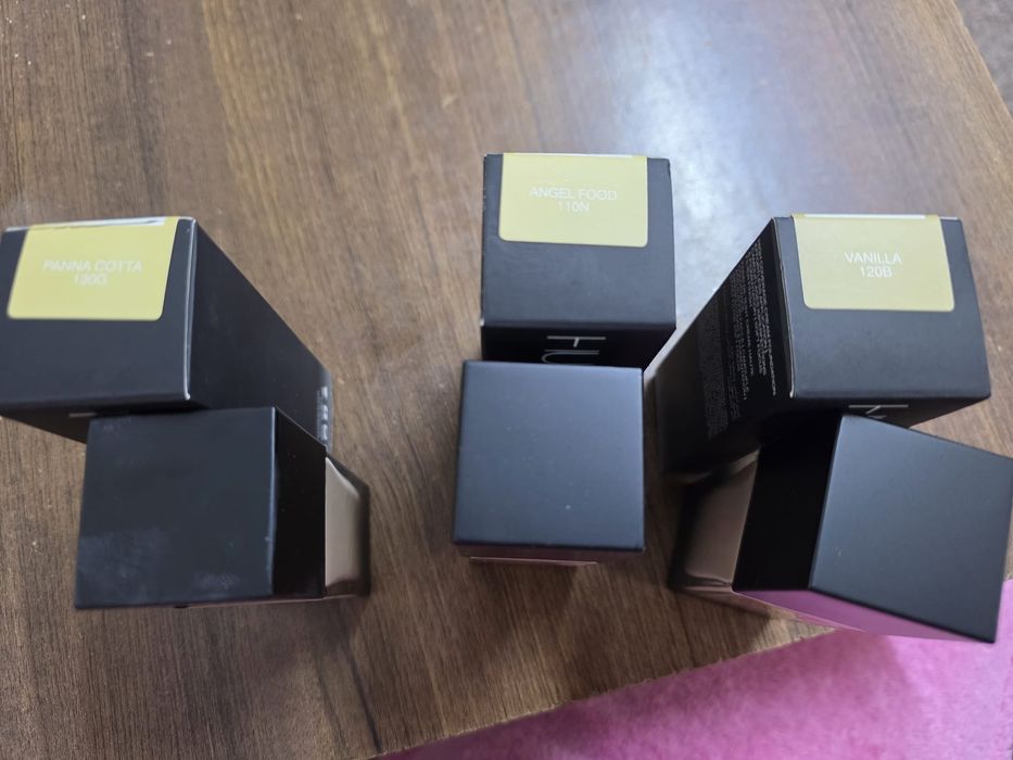 Fond de ten Huda Beauty