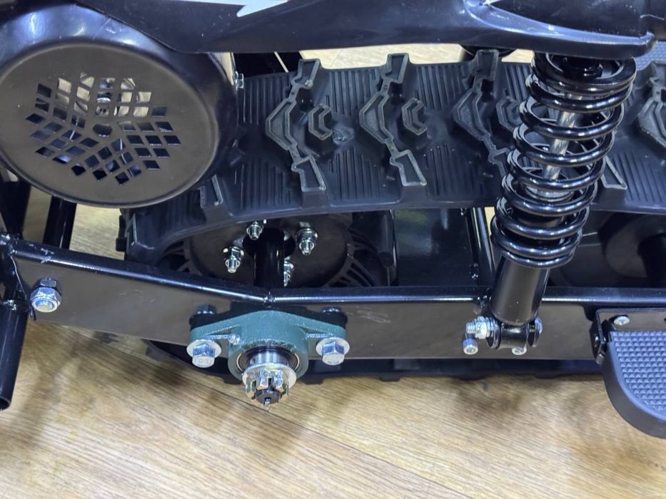 Снегоход детский с мотором