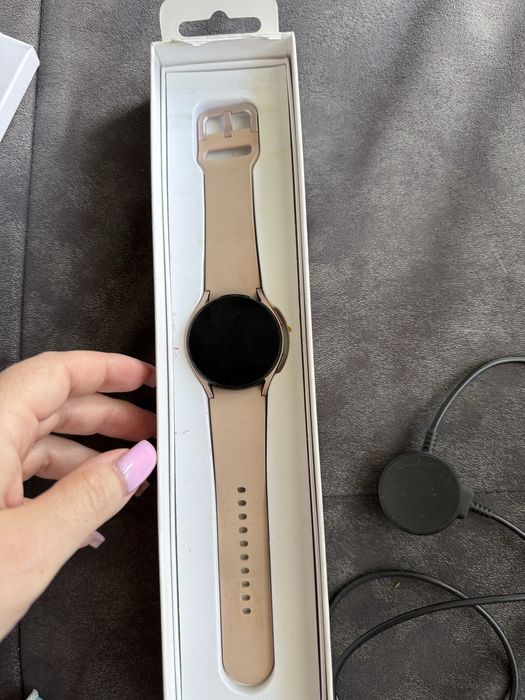 Смарт часы Galaxy Watch4