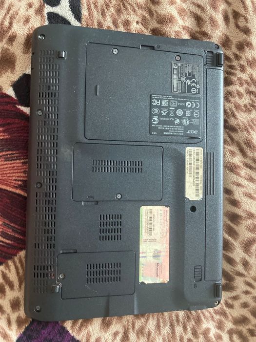 Нетбук продаю срочно