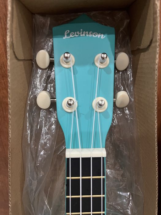 Продам укулеле абсолютно новый