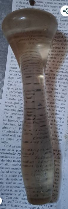 Pestis  vechi din sticla