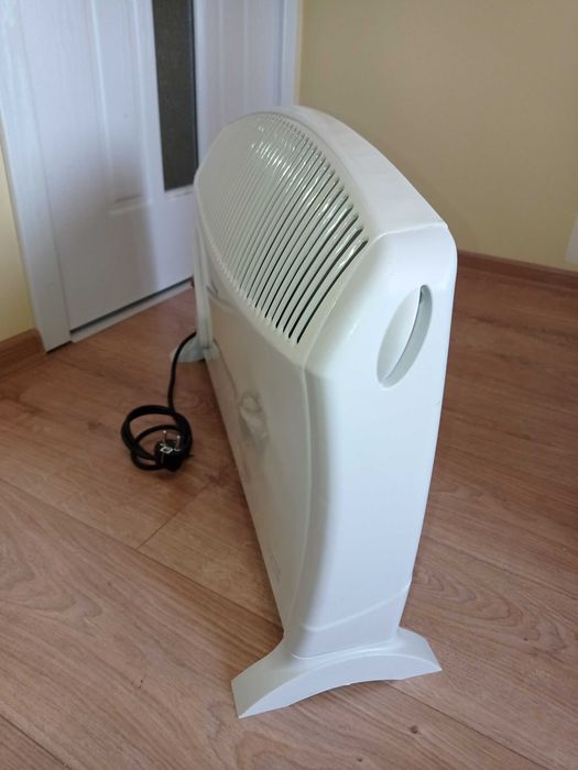 Конвектор Diplomat DPL-CH7009