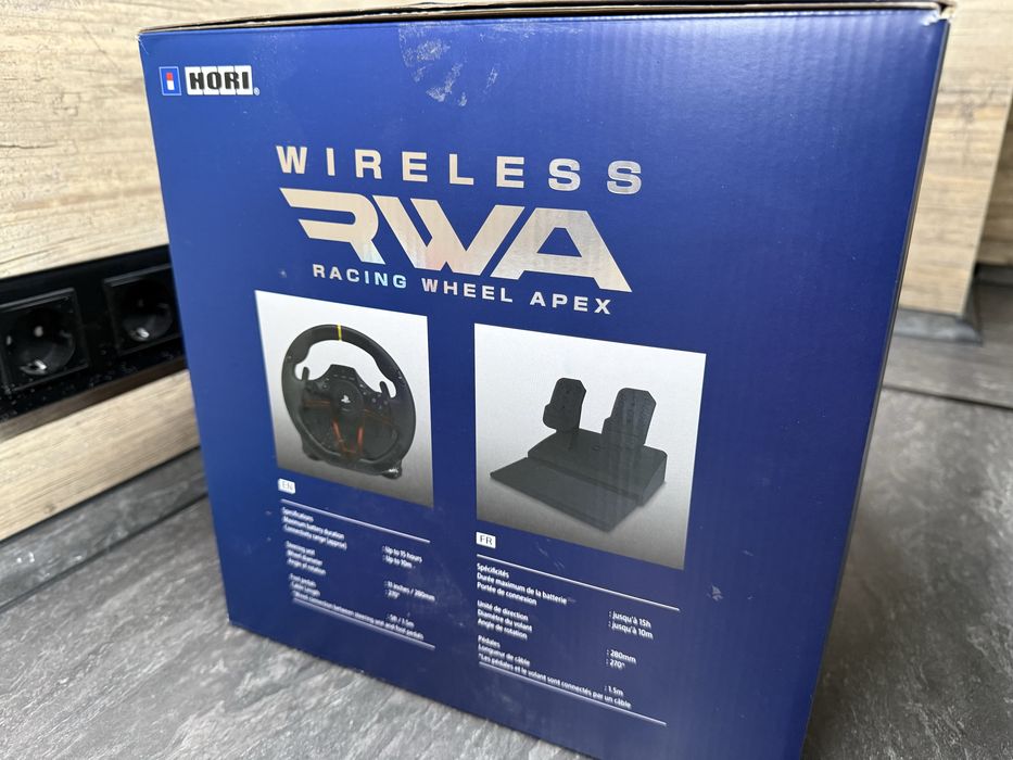 Волан с педали HORI Wireless Racing Wheel