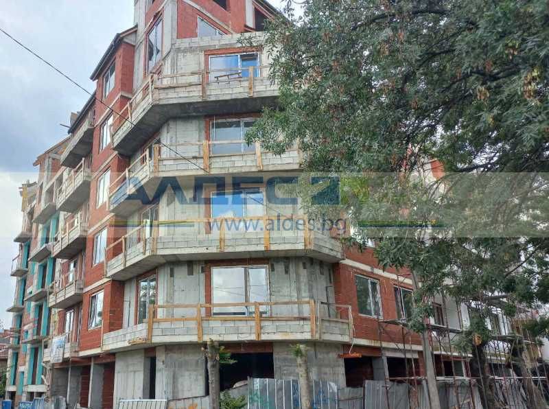 Продава се чисто нов тристаен ап. в Банишора!