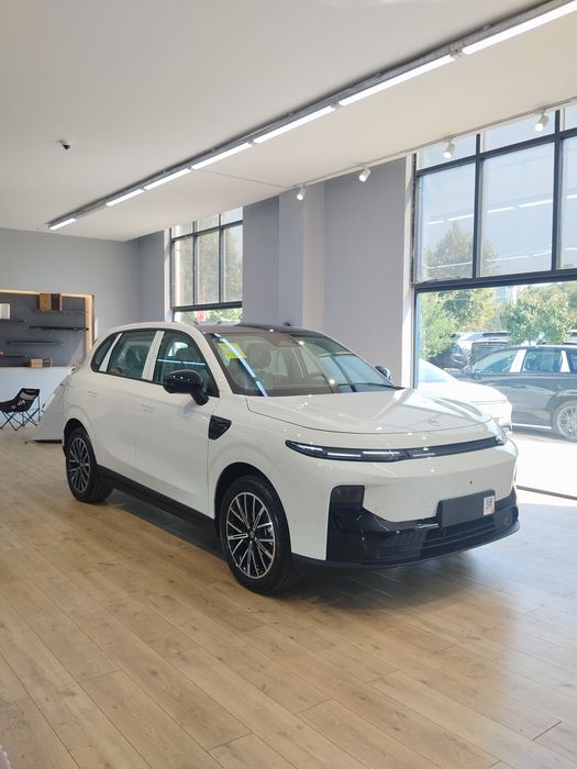 Leapmotrs B10 510 Km SMART 3-Yil yoki 120 000 Km Kafolat