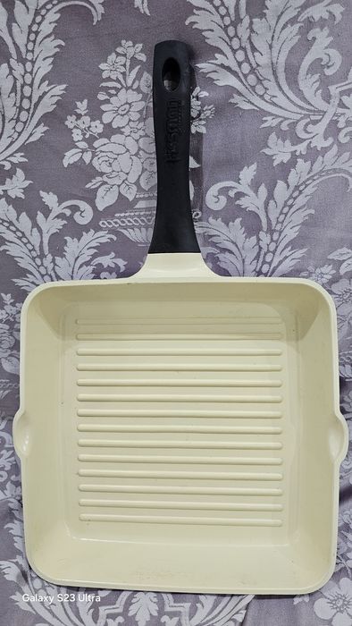 2 -новые сковородки, фирменные