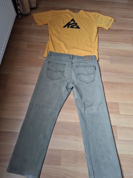De vânzare pantaloni și tricou de bărbați in stare bună.