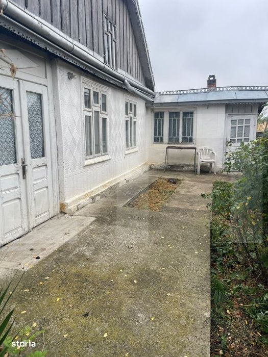 Casa de vanzare, 57 mp, teren 2.209 mp, zona Braesti
