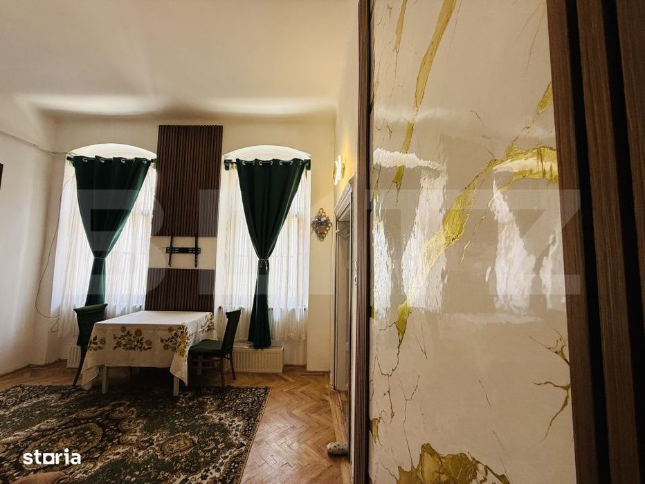Garsoniera spatioasa, tip duplex, in centrul istoric al Brasovului