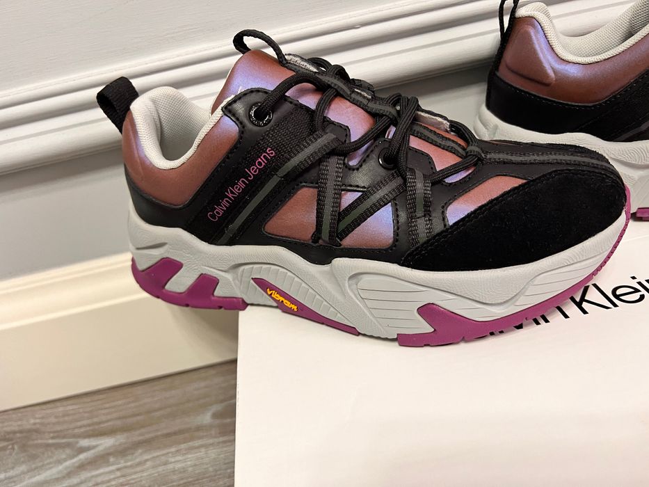 Продам кроссовки Calvin Klein