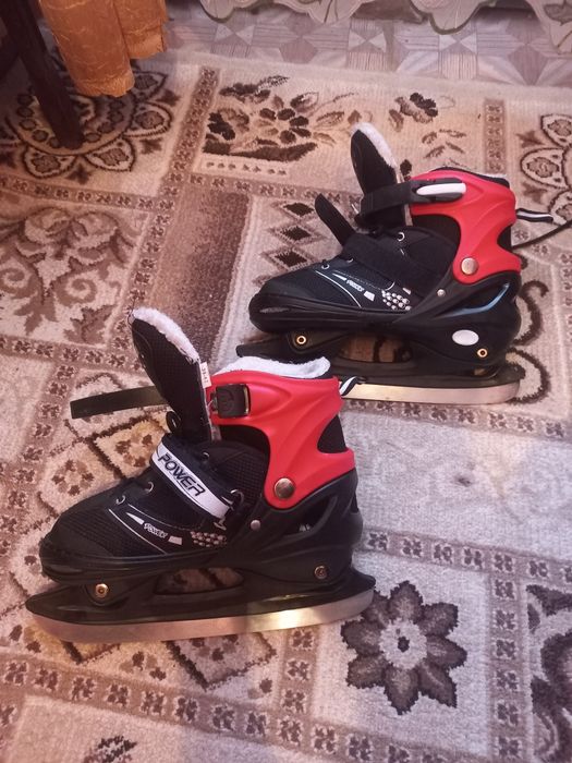 Продам отличные  стильные коньки