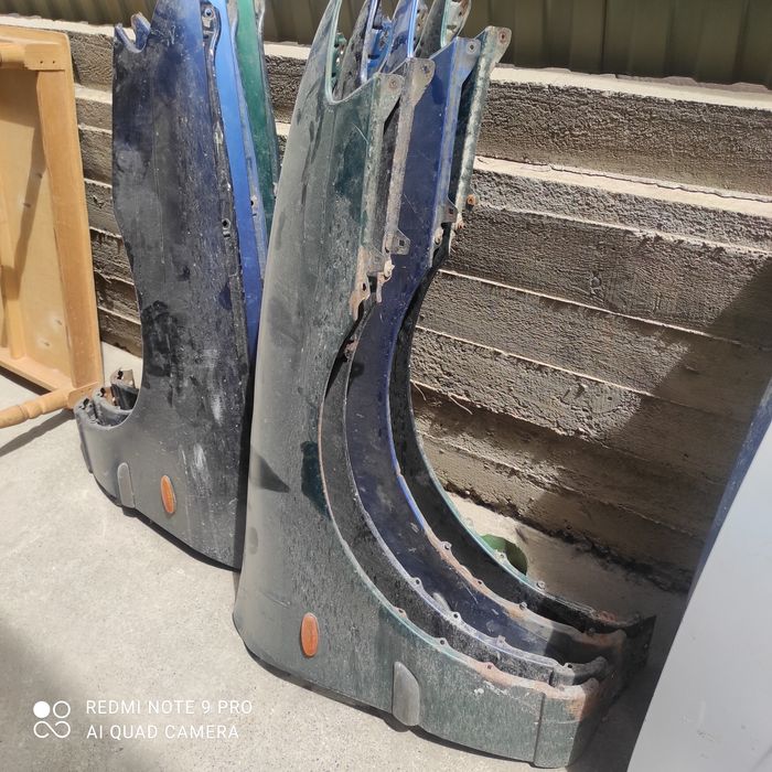 Продам крылья на Мазда 626 птичка