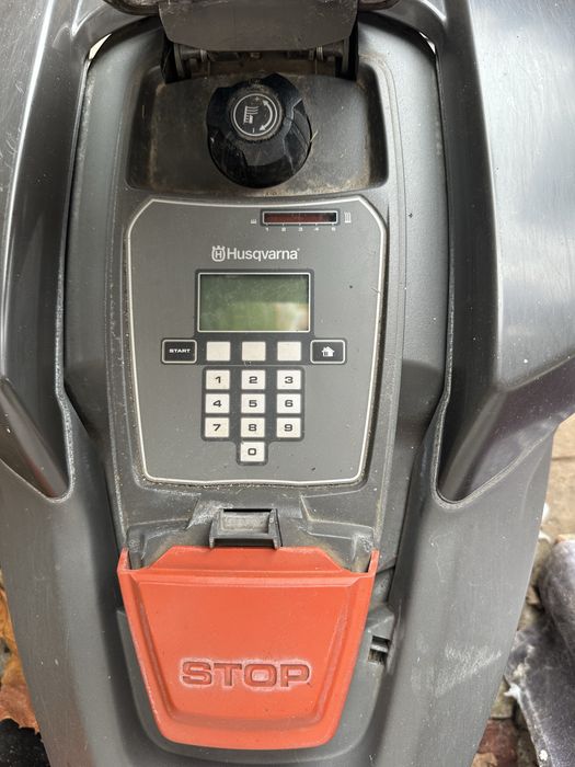 Husqvarna auto mower 105 robot tuns iarba