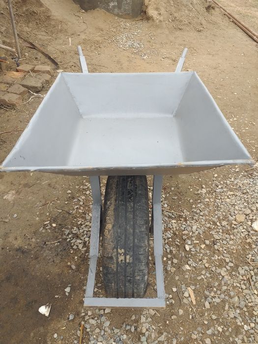 Yangi arava sotiladi