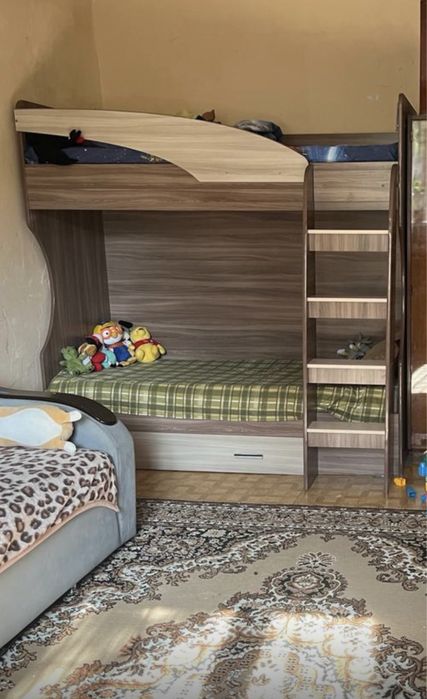 Двухъярусная кровать б/у.