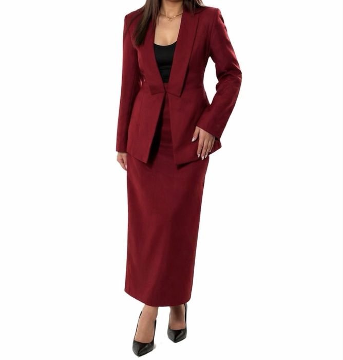 Разгрузка платьев