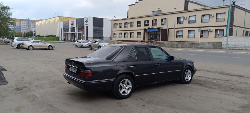 Продам Мерседес w124