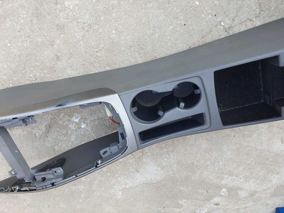 Consola cotiera Audi A4 b8 volan pe stanga