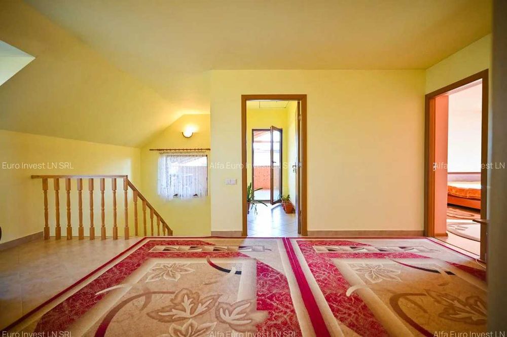 Proprietar casa  198 mp +teren 650 mp,5 camere,4 bai,garaj,Sanpetru