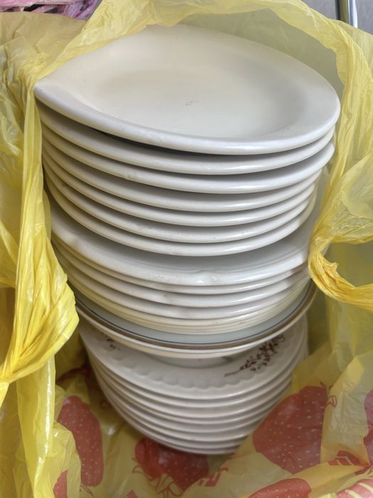 Продам тарелки разные