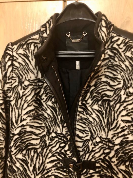 Палта Kensol, Zara, кожено яке Mohito, бяло яке GAP