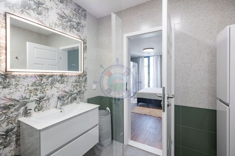 Дава се под наем Тристаен апартамент в Варна, Чайка - 160 кв.м за 2000 € - Снимка #10