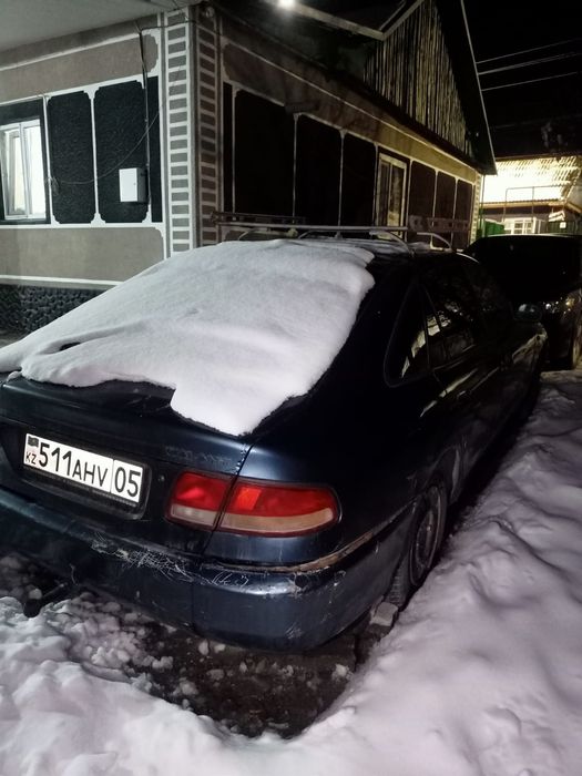 Машина Митсубиши галант