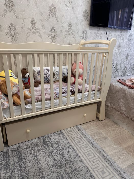 Продам детскую кроватку