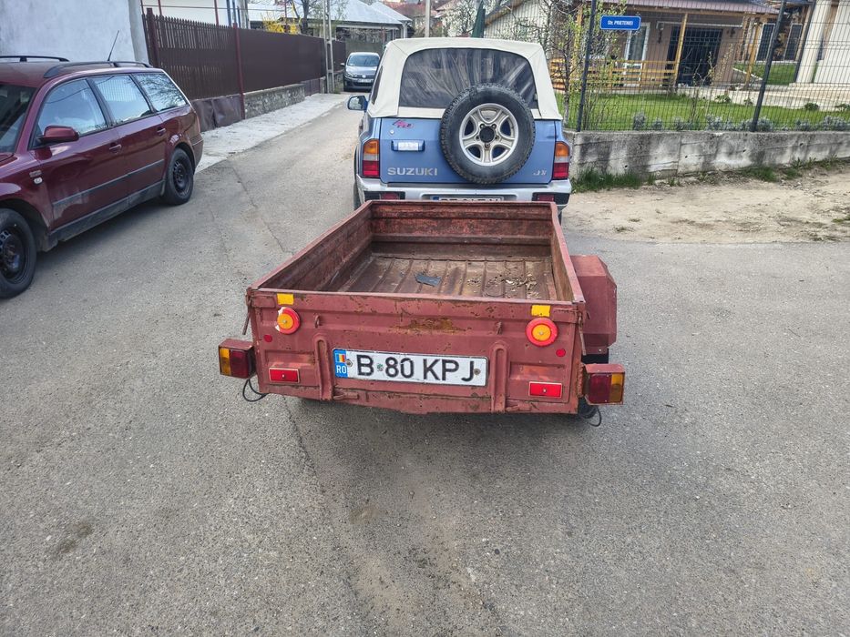 Remorcă auto de vânzare – robustă și practică