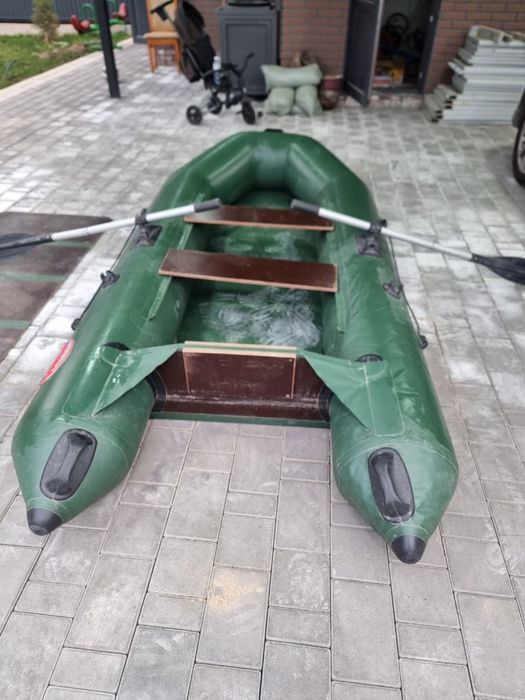 Лодка  надувная с деревянным дном