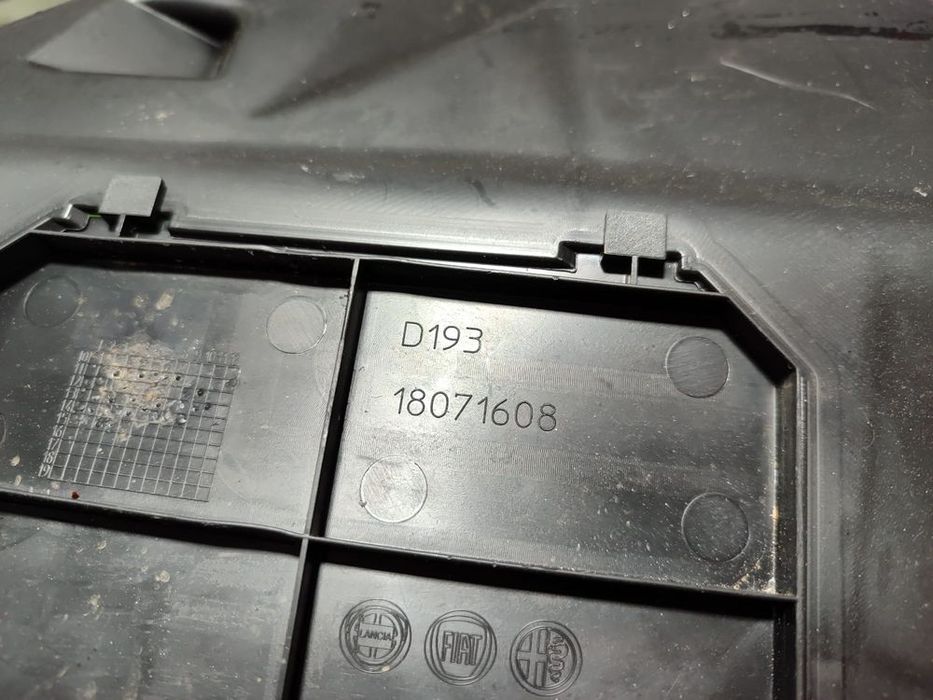 CARENAJ ARIPA FATA STANGA FIAT 500 / ABARTH / 500C / 500 ELECTRIC HATCHBACK / CABRIO / COD OEM 51833643-001 / 51833643 / 18071608  2015 - 2024 (1B3)