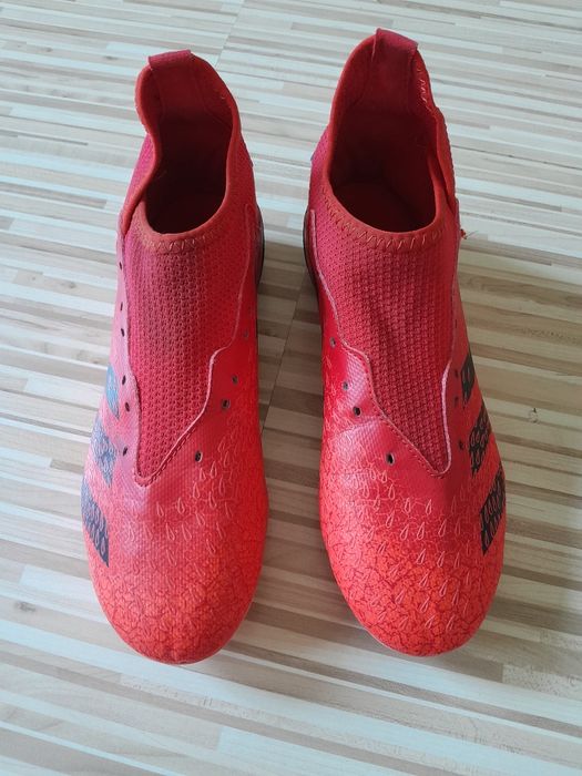 Adidasi pentru fotbal