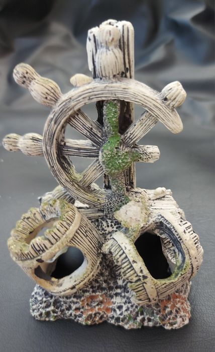 Diverse decorațiuni pentru  acvariu