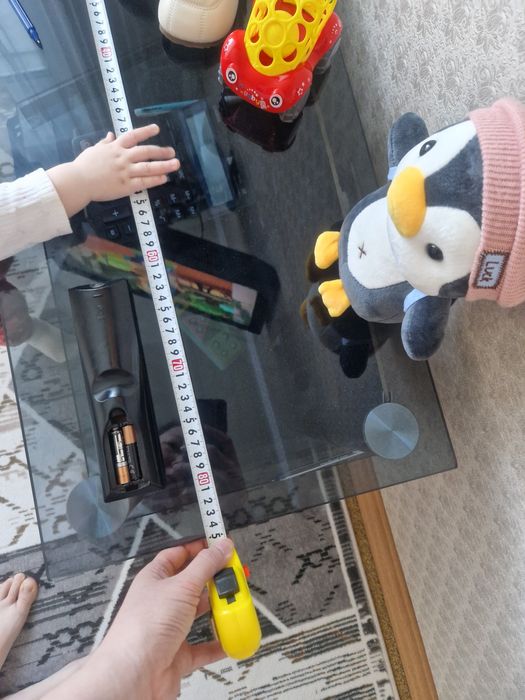 Продам стеклянный столик