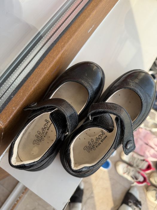 Продам туфли для девочки